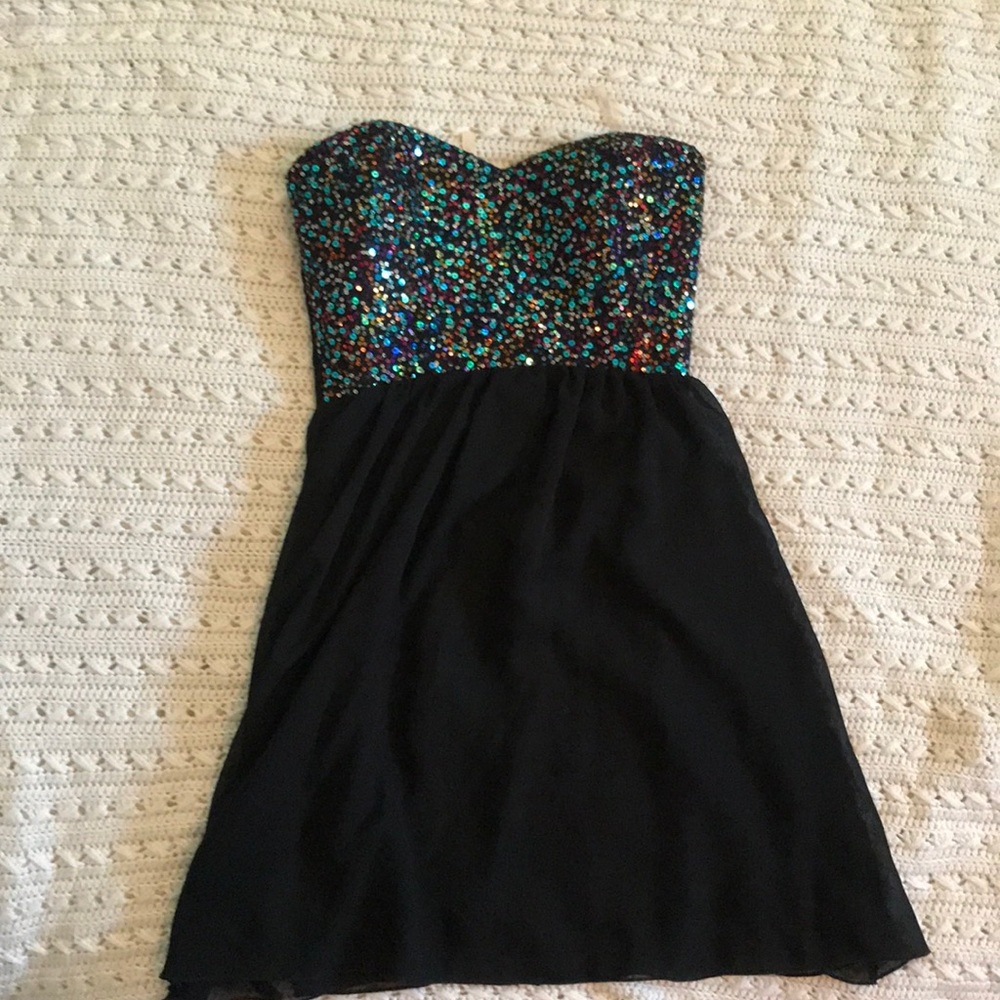 CUTE Short Black sequined dress